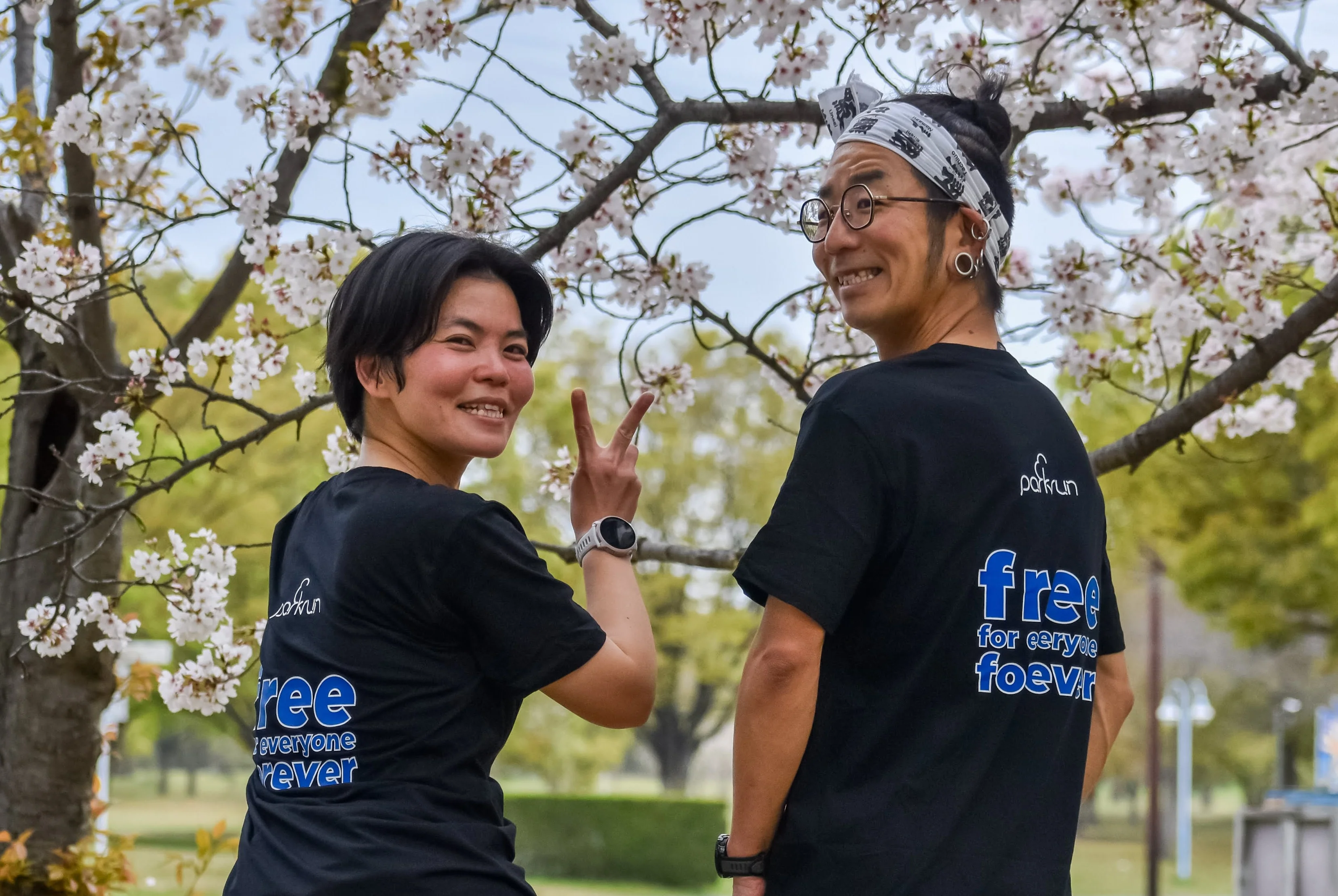 parkrun VネックTシャツ - Image 10