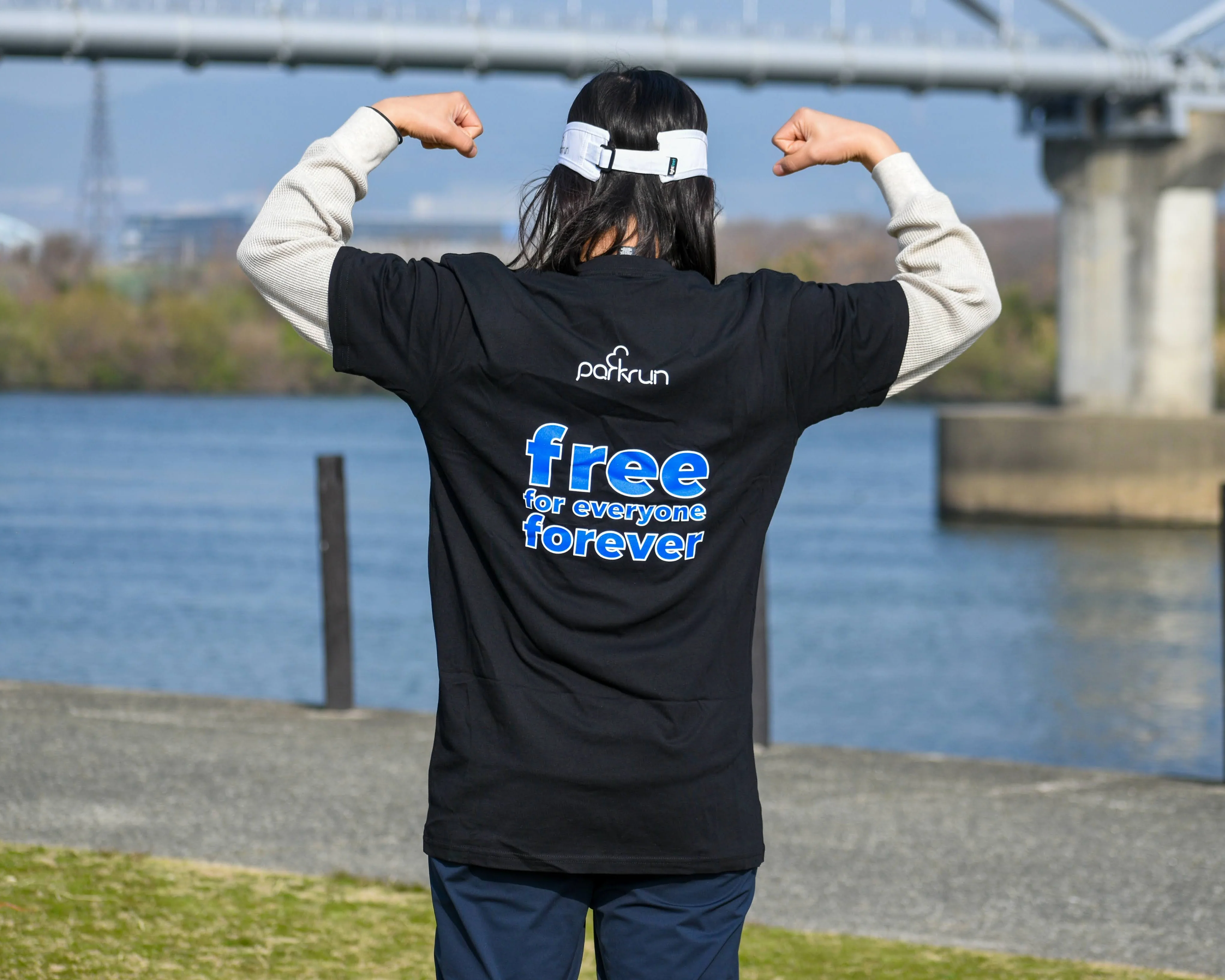 parkrun VネックTシャツ - Image 6