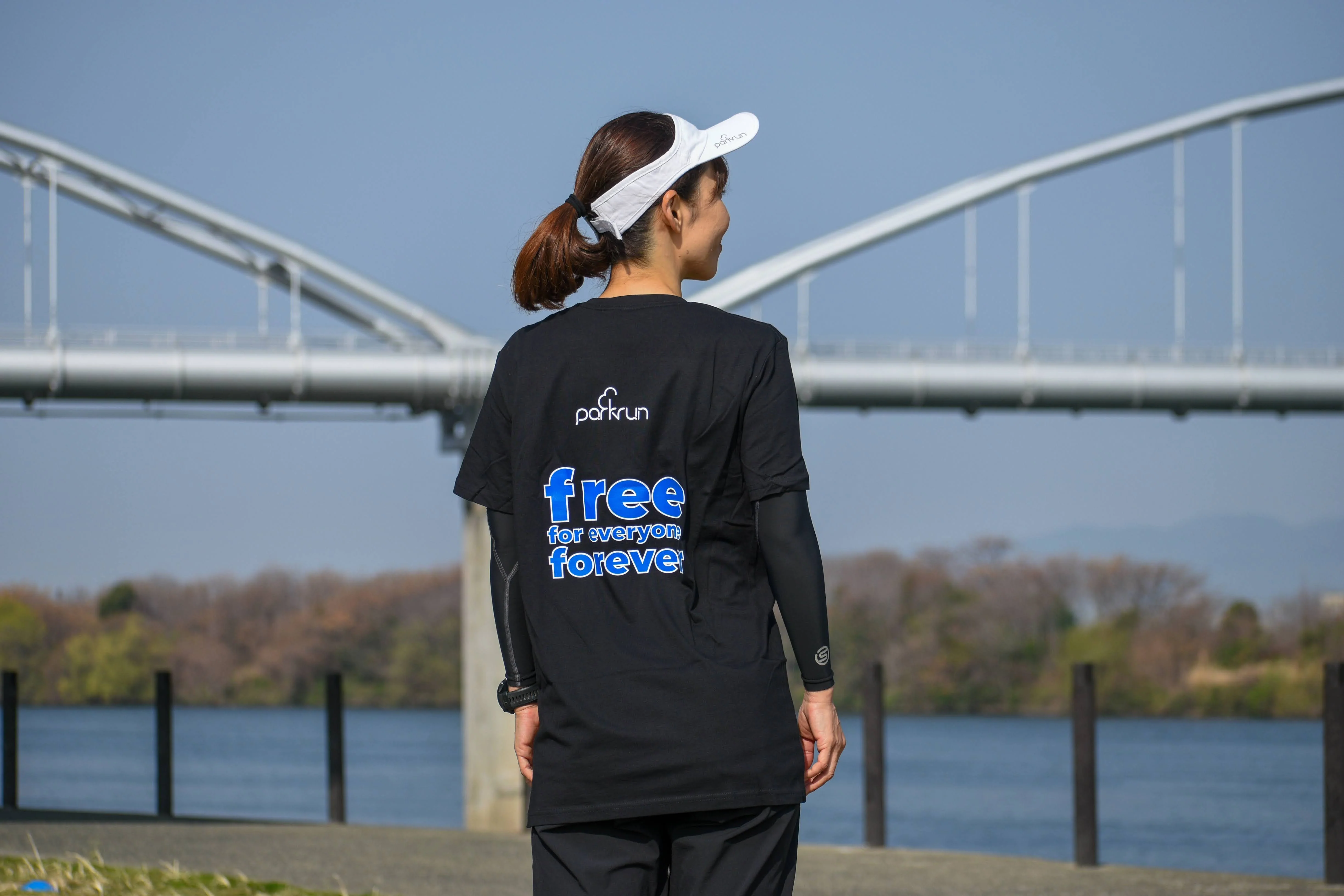 parkrun VネックTシャツ - Image 7