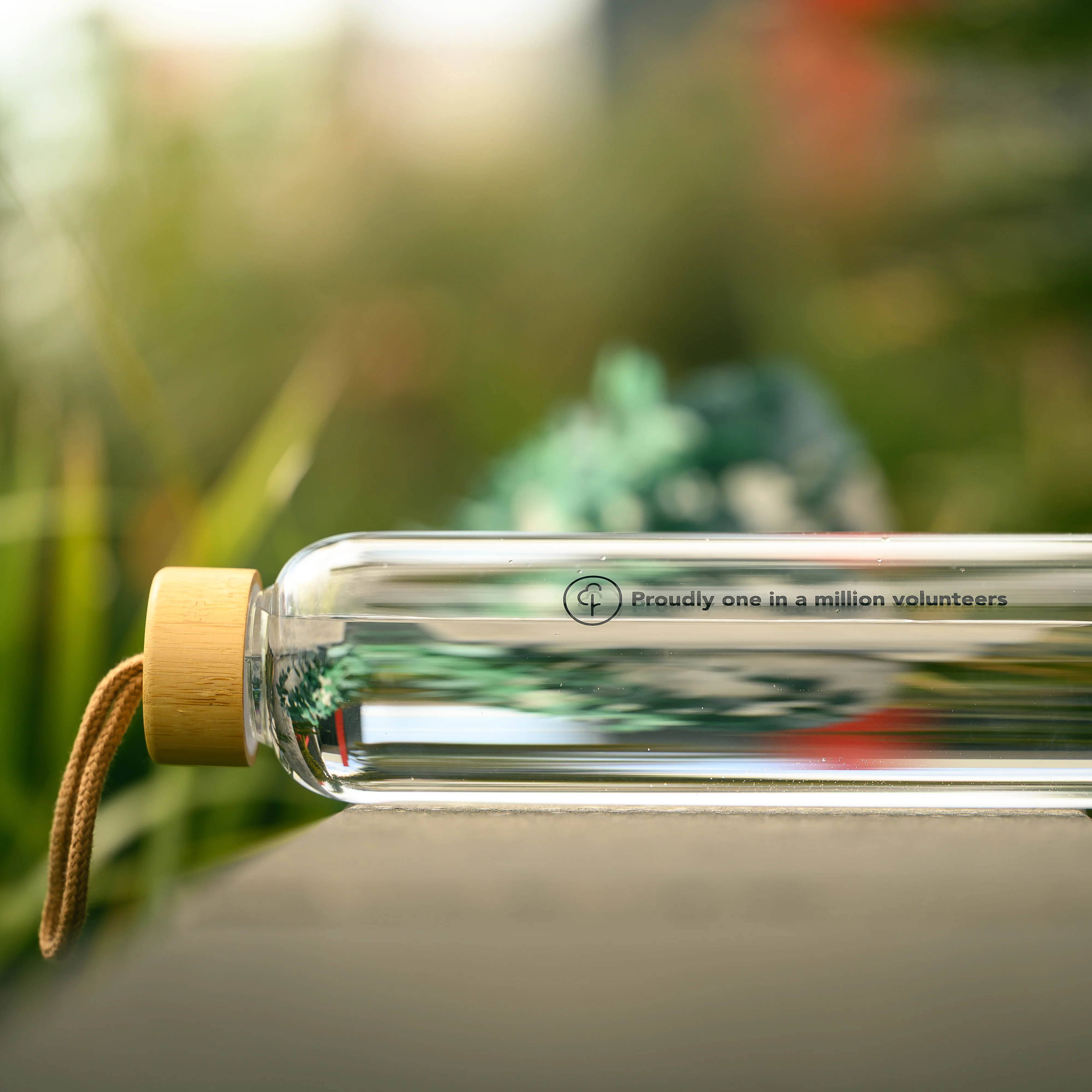 Limited Edition 'Proudly one in a million volunteers' Glass Water Bottle - Image 3