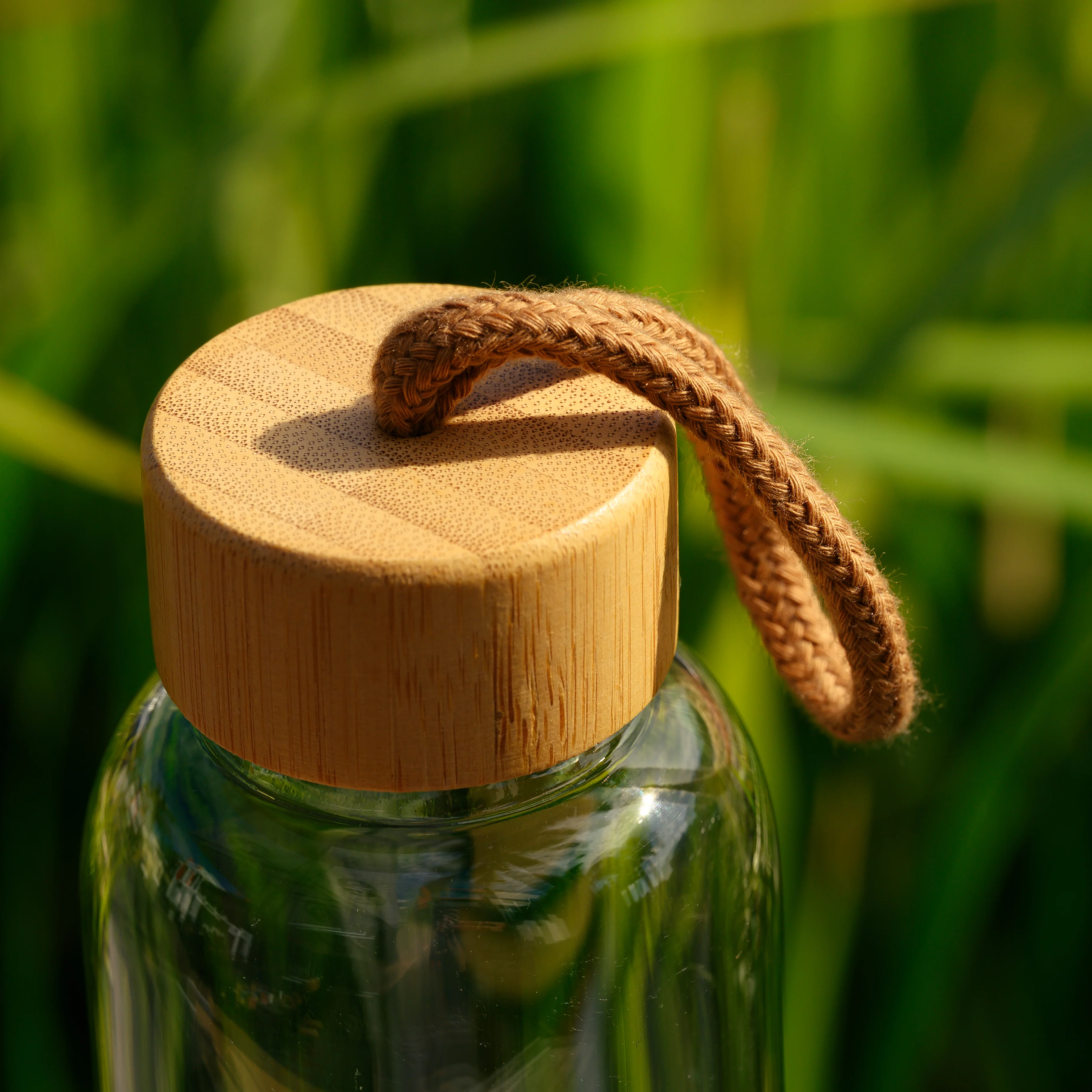 Limited Edition 'Proudly one in a million volunteers' Glass Water Bottle - Image 4