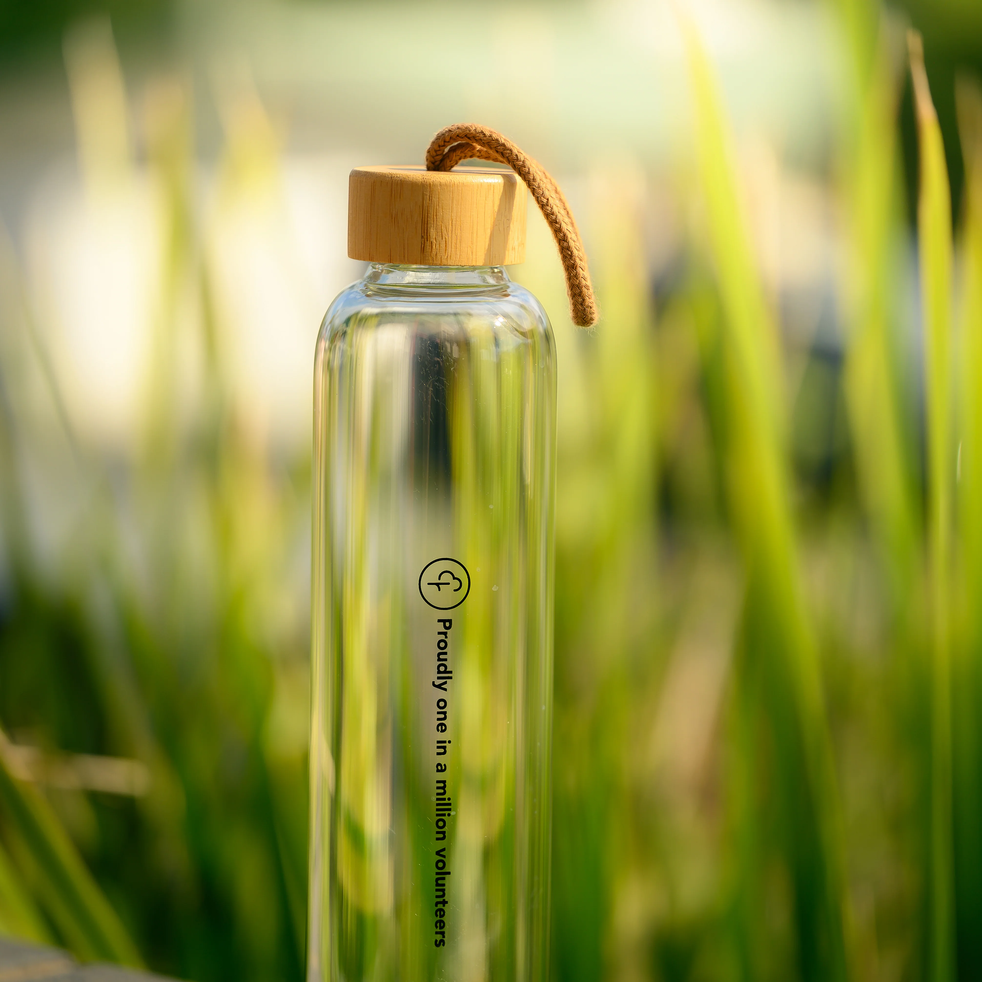 Limited Edition 'Proudly one in a million volunteers' Glass Water Bottle - Image 5